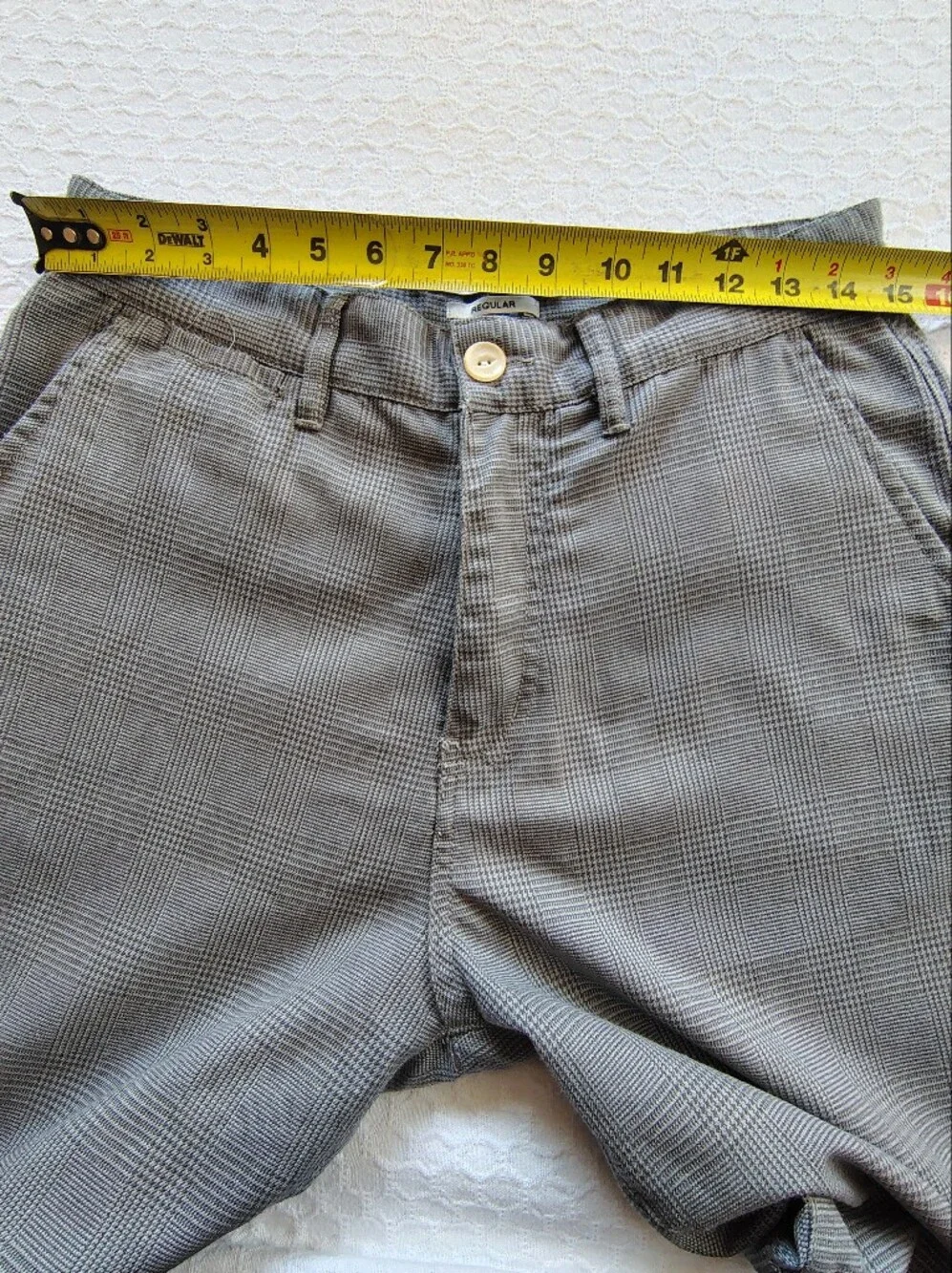 Quicksilver Gray Plaid Shorts Size 31.